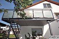 Balkongel�nder, Anbaubalkon aus Stahl, Stahlbalkon mit Treppenaufgang - (c) by Metallbau Fritz