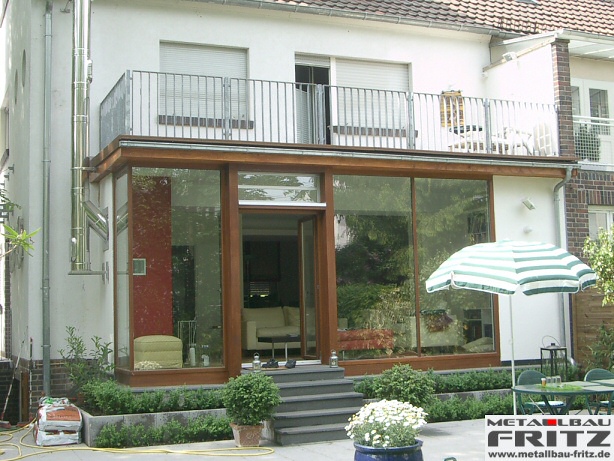 Feurverzinktes Balkongelnder mit einer Flachstab-Fllung - Balkongelnder 10-01  -  (c) by Metallbau Fritz