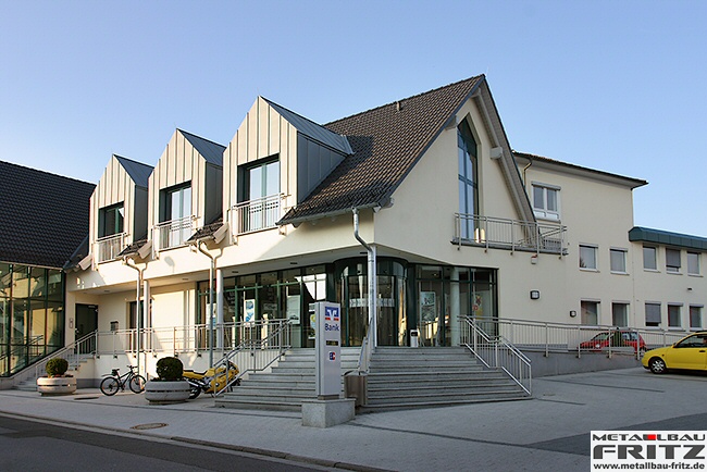 Edelstahlgelnder mit senkrechter Stabfllung - Edelstahlgelnder / Balkon  26-01  -  (c) by Metallbau Fritz