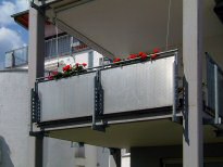 Balkongelnder, Stahl, verzinkt fr den Auenbereich, Lochblechfllung in Aluminium - (c) by Metallbau Fritz