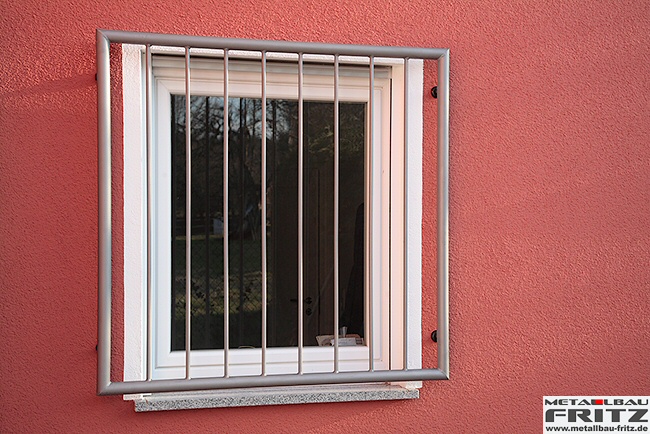 Fenstergitter als Einbruchhemmung - Fenstergitter 10-01  -  (c) by Metallbau Fritz