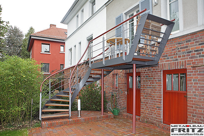 Auentreppe / Wendeltreppe 08-05  -  (c) by Metallbau Fritz